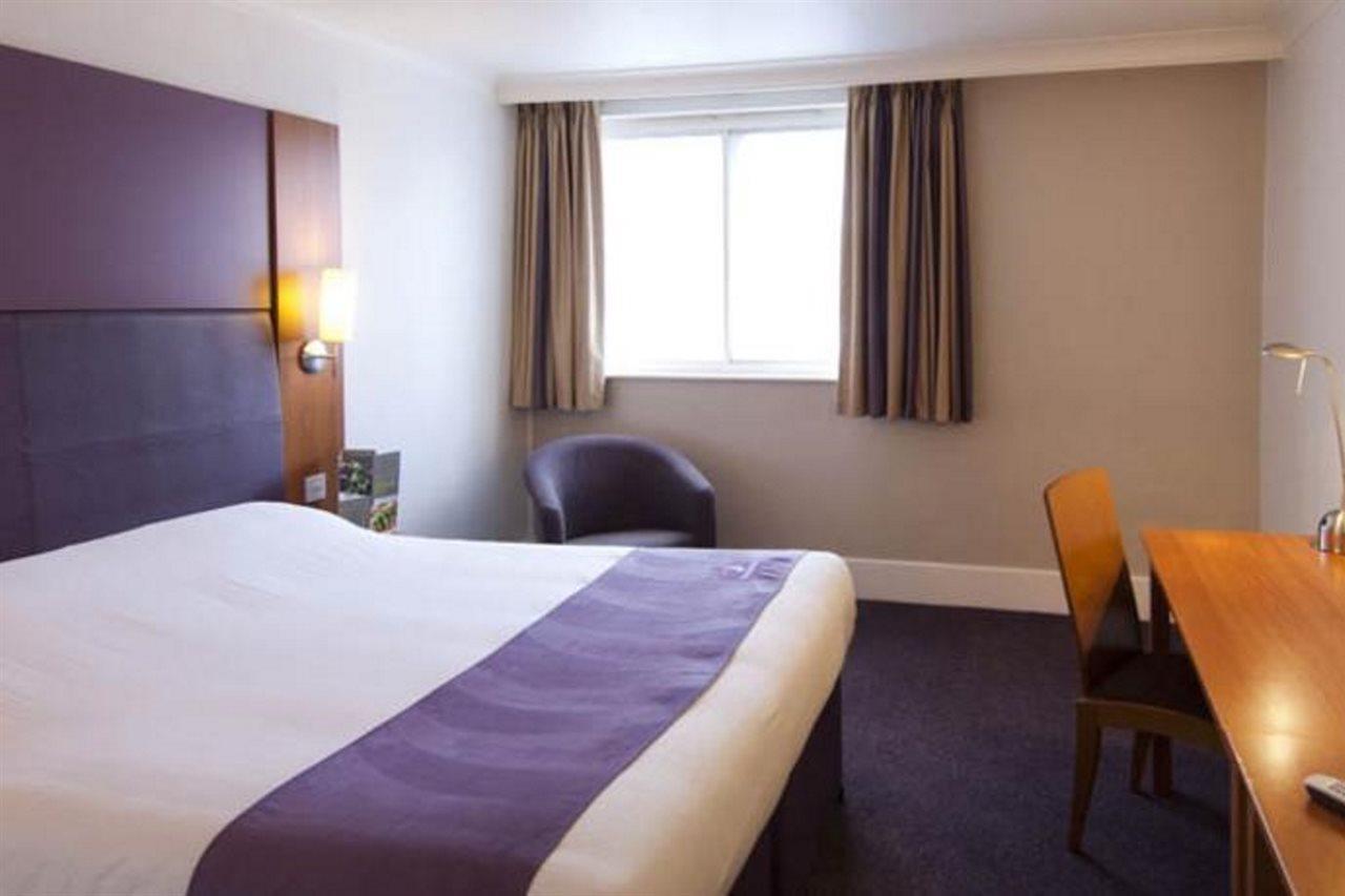 Premier Inn Runcorn Bagian luar foto