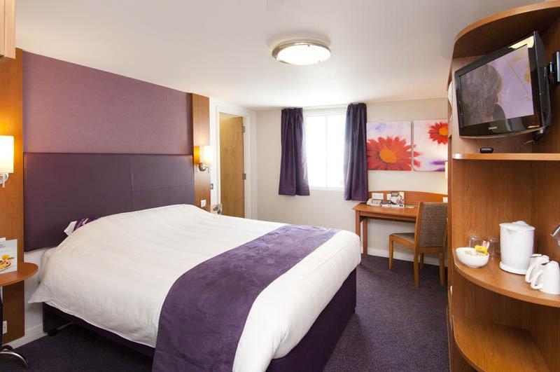 Premier Inn Runcorn Bagian luar foto