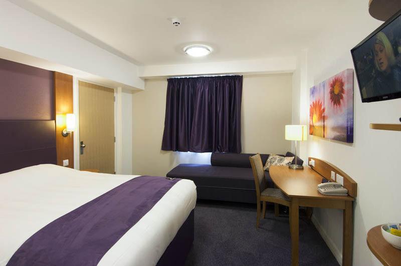 Premier Inn Runcorn Bagian luar foto